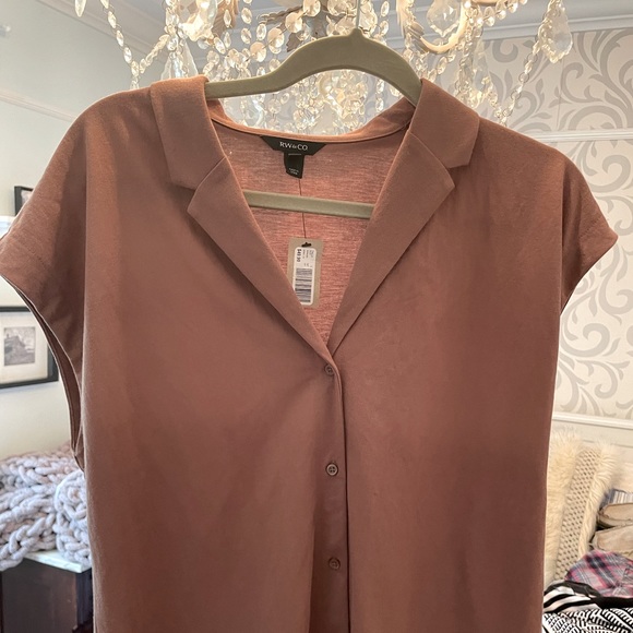 RW&CO. Tops - Dusty rose (neutral palette) button down sleeveless blouse